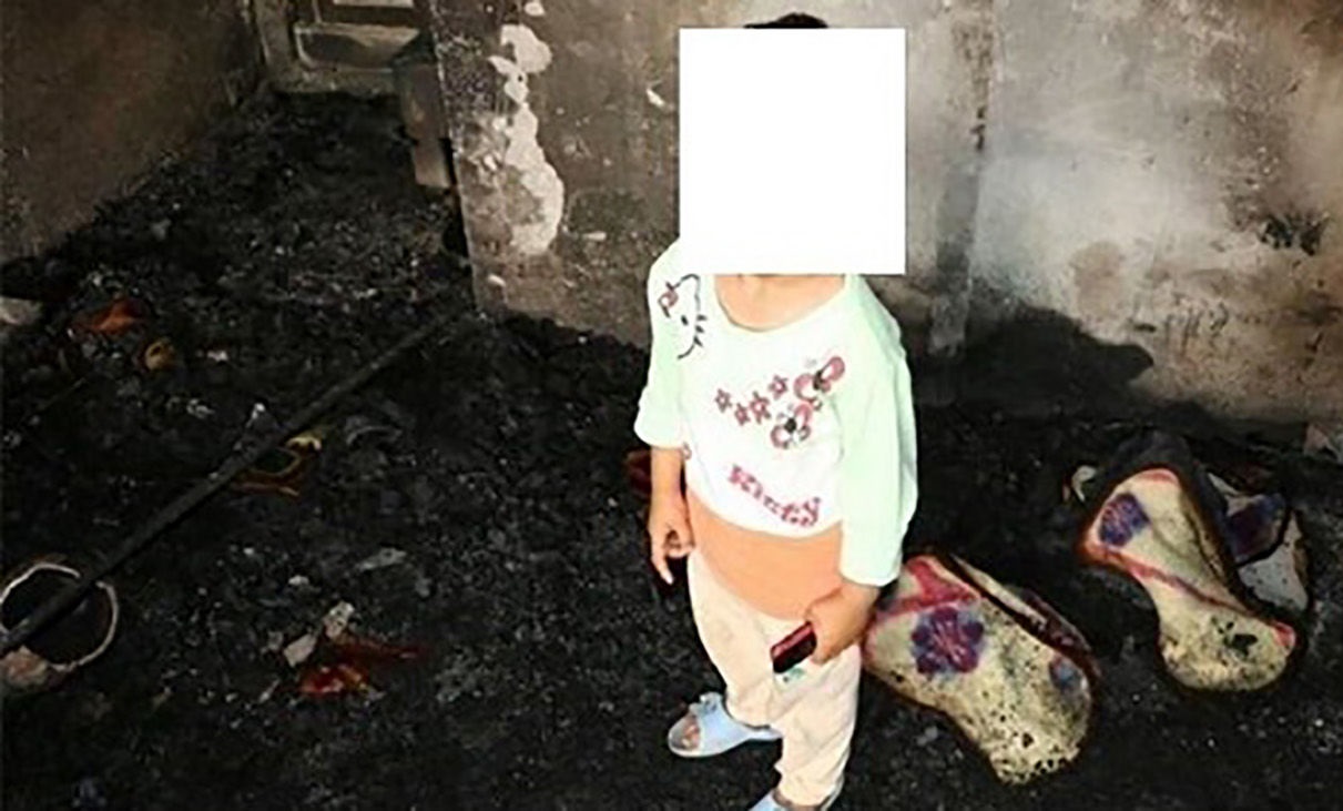 فندک بازی کودک پدر و مادرش را در آتش سوزاند و کشت