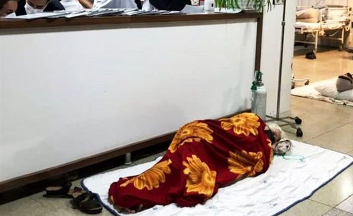 عکس هولناک از وضعیت بستری بیماران کرونایی روی زمین