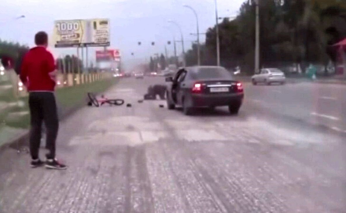 فیلم لحظه وحشتناک تصادف موتور با ماشین
