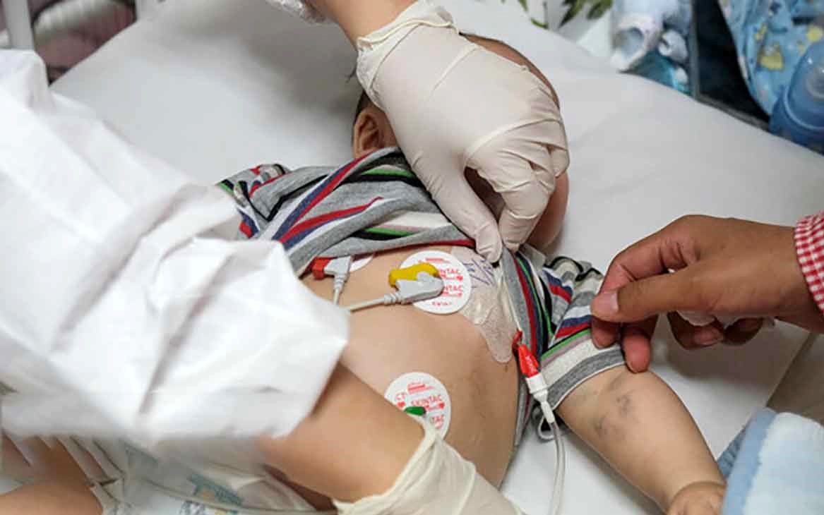 یک نوزاد 10 ماهه در اثر کرونا در هرمزگان جان باخت.