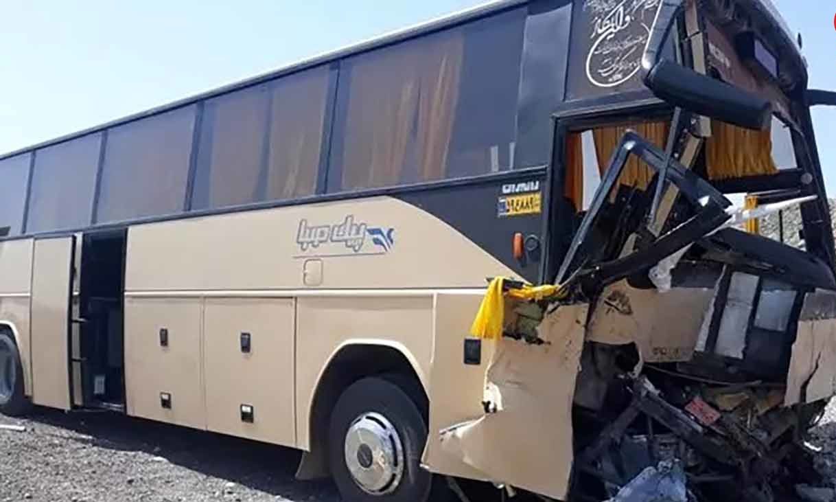 تصادف مرگبار اتوبوس مسافربری و تریلی