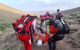 نجات شهروند کوهنورد توسط نجاتگران جمعیت هلال احمر نیشابور
