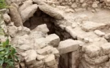 کشف گنج و معبد 2 هزار ساله