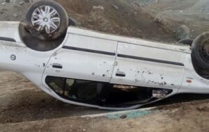 واژگونی خودرو پژو پارس در محور اهواز